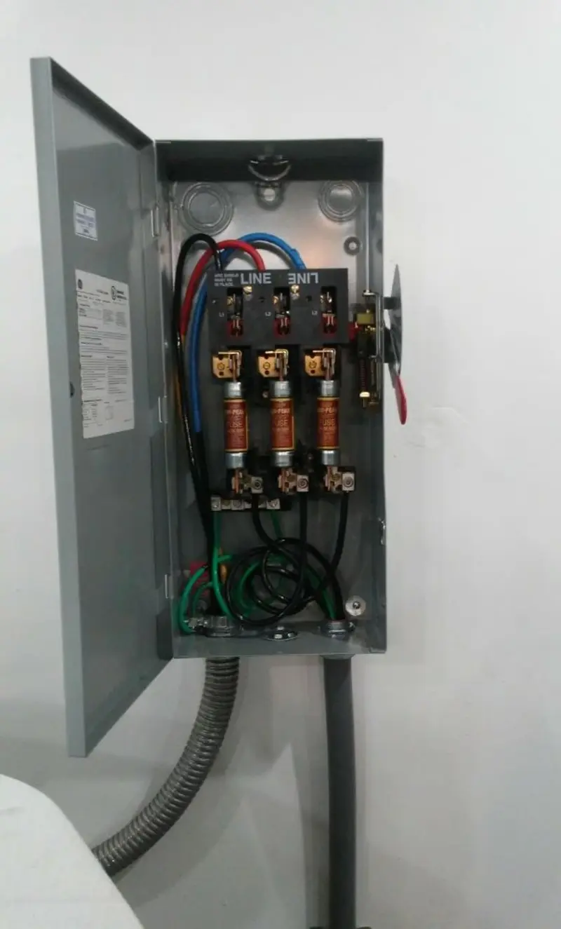 Three-phase disconnect switch installed for Smoke Detector Installation in San Clemente
